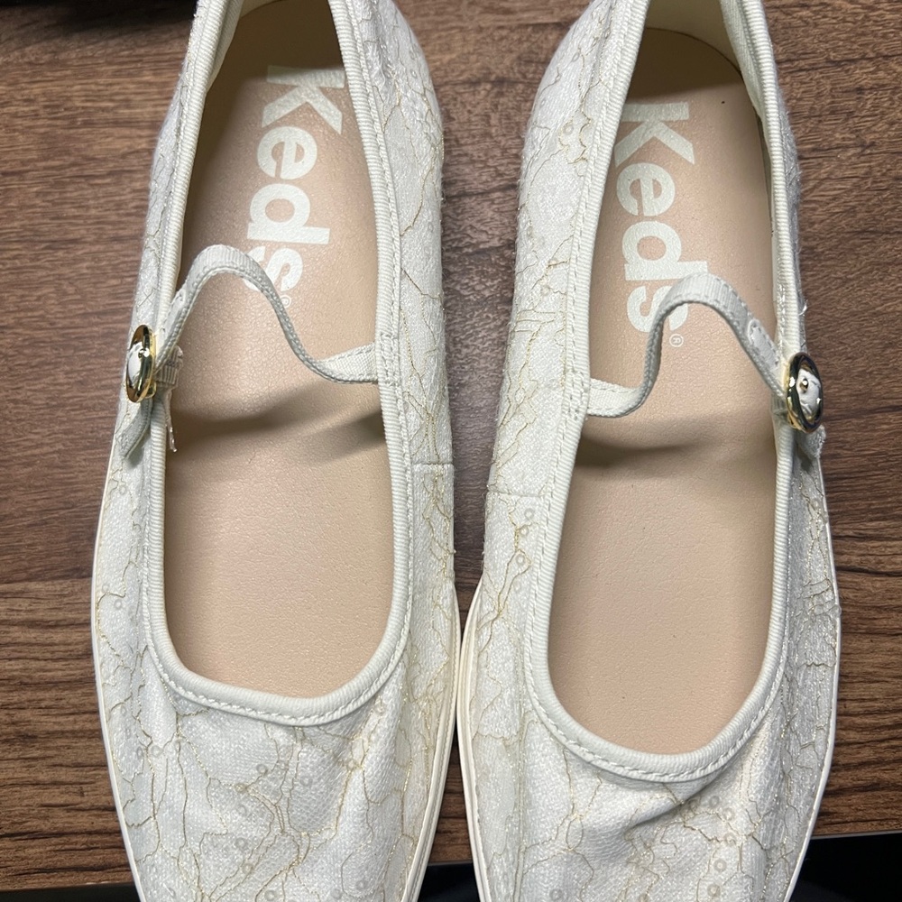 Keds Ivory Lace Mary Jane Shoes comfy wedding shoes!
